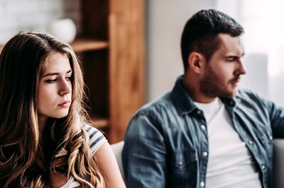 Why The 'Honeymoon Phase' Gets Over And Partners Become Emotionally Unavailable To Each Other?