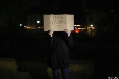 WikiLeaks supporters attack MasterCard site