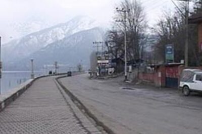 Kashmir moves towards normalcy after curfew lifted