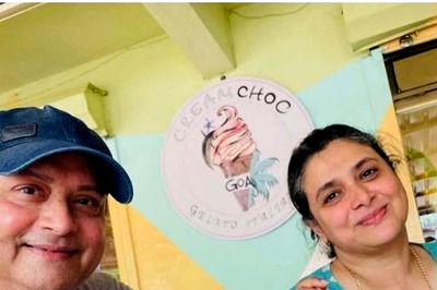 Sachin and Supriya Pilgaonkar Share Loving Notes, Throwback Pics on 36th Wedding Anniversary