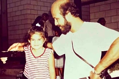 Bollywood Actor Shares Childhood Photo With Father. Can You Identify her?