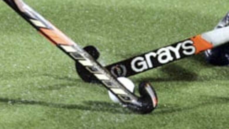 Bangla, Oman hockey players clash