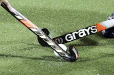 Bangla, Oman hockey players clash