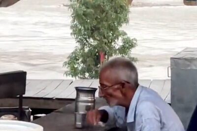 Heart-Wrenching Video Shows Old Man Counting His Daily Earnings