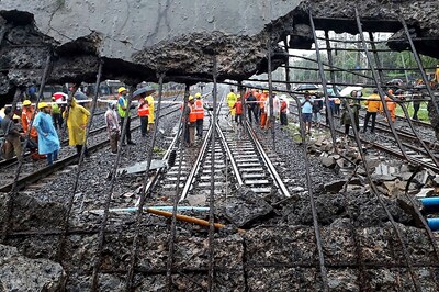 Andheri Bridge Collapse: 1 Critical, 3 Injured; Scores Stranded in Mumbai Rain as Western Line Paralysed