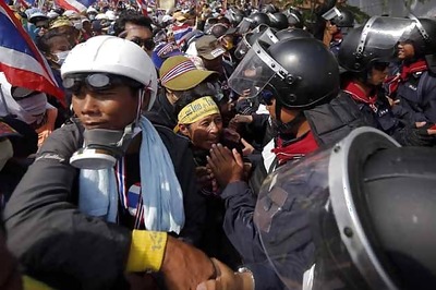 22 injured as blast hits opposition rally in Thailand