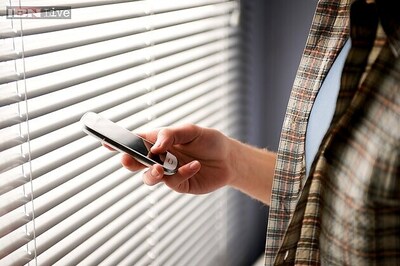 A new app warns visually impaired people of obstacles in their way