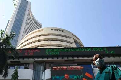 Stock Market Update: Sensex Flat at Open, Nifty Below 18,550; Coal India Down 4%