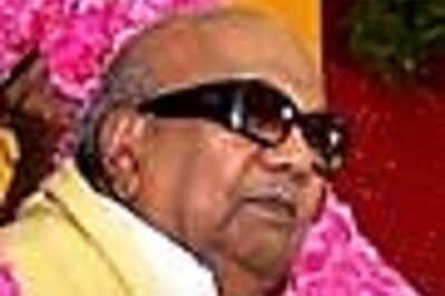 Karunanidhi offers help to Prabhakaran's mother