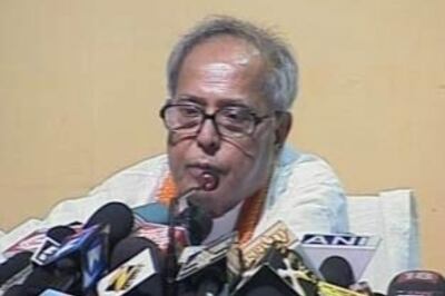 Pranab blames his Hindi for spat with Lalu