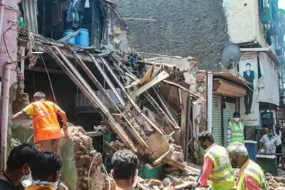 Maharashtra: One Injured as Balcony of Chawl Collapses in Thane; 42 Families Evacuated