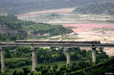 World's highest rail bridge to come up across Chenab