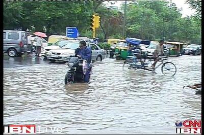 Delhi HC seeks action by civic authorities on water logging