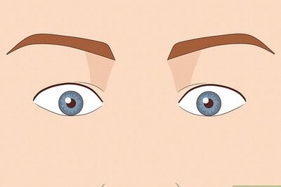 How to Put on a Monocle So It Stays on Your Face