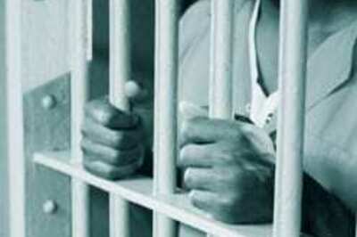 Prisoners take jailers as hostage in Pak