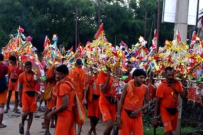 Four pilgrims killed, six other injured in a road accident