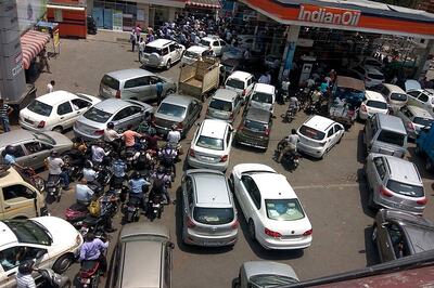 Residents Deal With 'Fuel Crisis' in Lucknow After Crackdown on Petrol Pumps