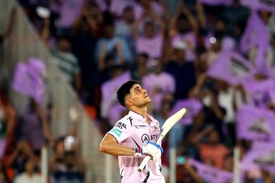 GT vs SRH: Shubman Gill Scores Maiden IPL Hundred, Basks in the Applause from Teammates | WATCH