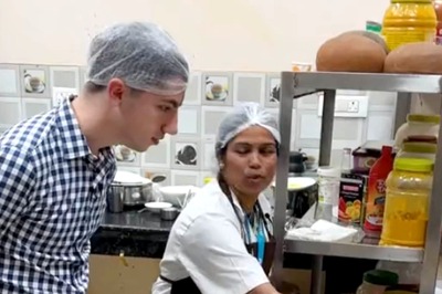 American Celeb Chef Eitan Bernath Makes Litti Chokha At Restaurant in Bihar