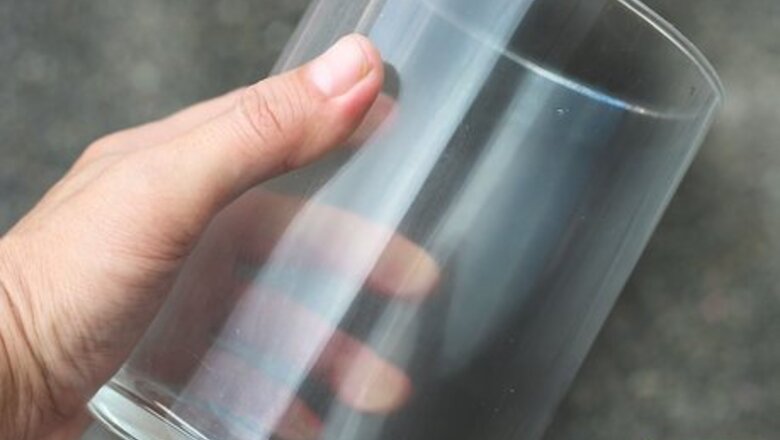 How to Make Elegant Centerpieces Using Distilled Water and Silk Flowers