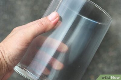 How to Make Elegant Centerpieces Using Distilled Water and Silk Flowers