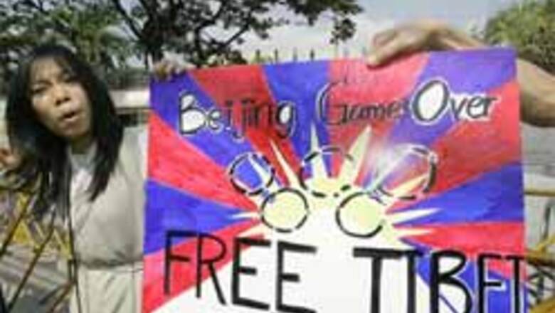 'Over 100 Tibetans surrender in Lhasa'