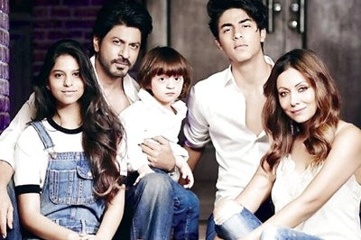 Shah Rukh Khan Welcomes Wife Gauri On Twitter