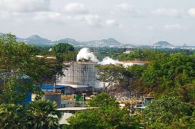 Vizag Gas Leak: NDRF DG Says Factory Was Trying to Open Post Lockdown; Residents in Nearby Villages Evacuated