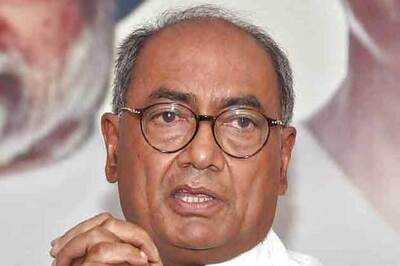 Digvijaya Singh appears before MP court in recruitment scam, gets bail