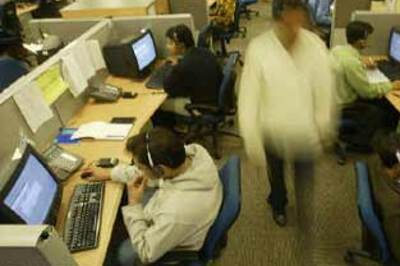 Indian tech firms struggling but hope for best