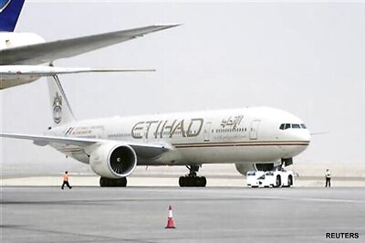 UAE's Etihad Airways to buy 5 Boeing 777-200 from Air India