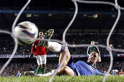 Chelsea slump to shock loss to Swansea in League Cup