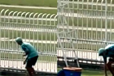 Wrong Optics or Humility? PAK Coach Jason Gillespie's Viral Clip Leaves Netizens in Limbo