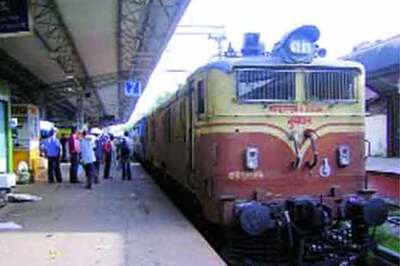 20-year-old married woman jumps in front of moving train
