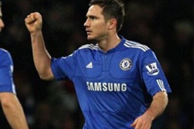 Lampard holds nerve as Chelsea stretch lead