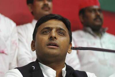 SP govt wants 3000 cases against partymen withdrawn