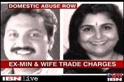 Kerala: Ex-minister moves toward settlement with wife