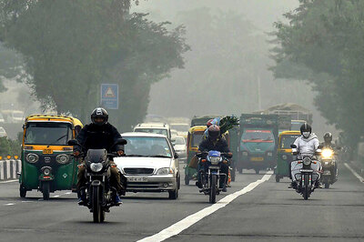 Delhi Air Quality Improves to 'Poor' Level After Overnight Drizzle