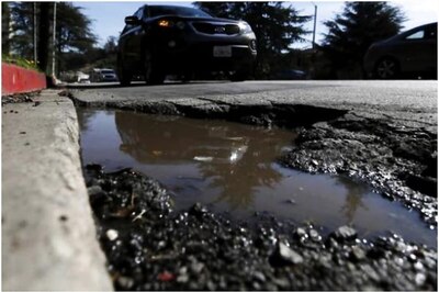 Bengaluru Civic Body Tells Court 74 Roads Are Pothole-free, Audit Report Shows It's Not True