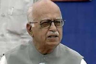  Advani on quota: Don't harm merit