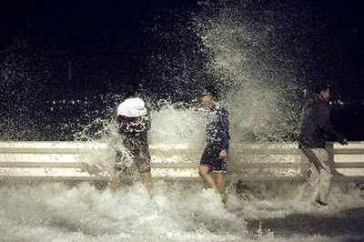 Powerful typhoon kills 20 in southern China, swipes Hong Kong