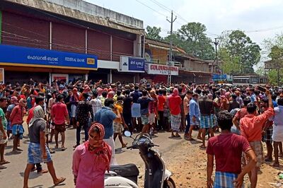 Fundamentalist Groups Behind Sunday's Migrant Stir? Kerala's 1st Major Curfew Violation Under Cops' Lens