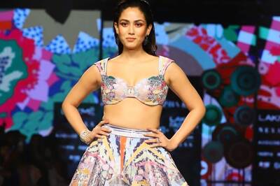 Netizens Troll Mira Rajput After She Turned Showstopper at LFW; Ask 'Why Her Out of All The Deserving People?'