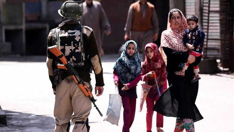 Routine Pre-poll Exercise, Say Govt Sources After 10,000 Troops Are Airlifted to Kashmir
