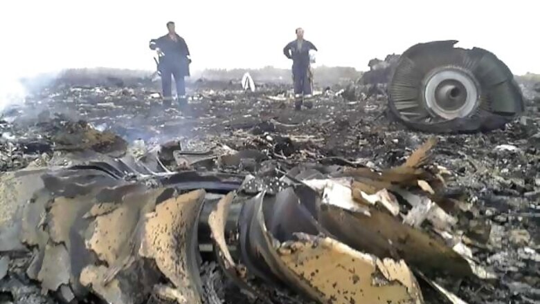 High-energy objects penetrated MH17 before crash: report
