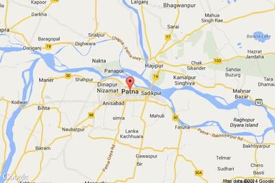 Gang of 6 armed robbers gun down a man, injure 4 others