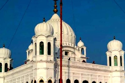 Pakistan to Allow Sikh Pilgrims to Visit Kartarpur Sahib Amid Covid Wave