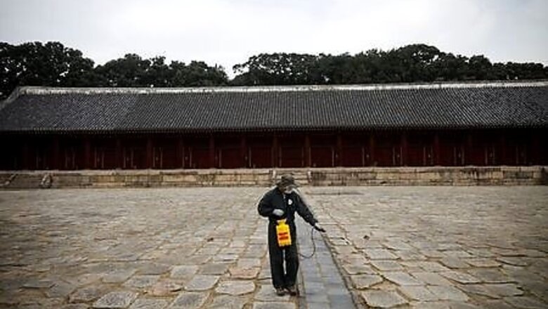 Seoul Mandates Face Masks As South Korea Battles Spike In Coronavirus