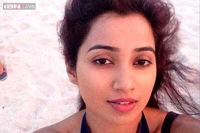 Snapshot: Is that really you, Shreya Ghoshal? The singer is almost unrecognisable as she 'gets beachy' during vacation