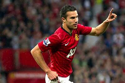 Injured Robin van Persie ruled out for up to six weeks